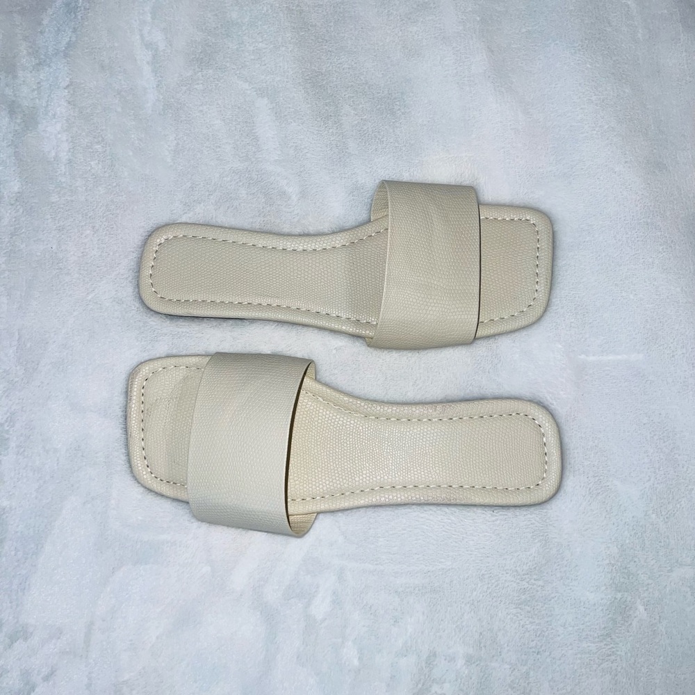 CREAM SANDALS from Saratoga Boutique